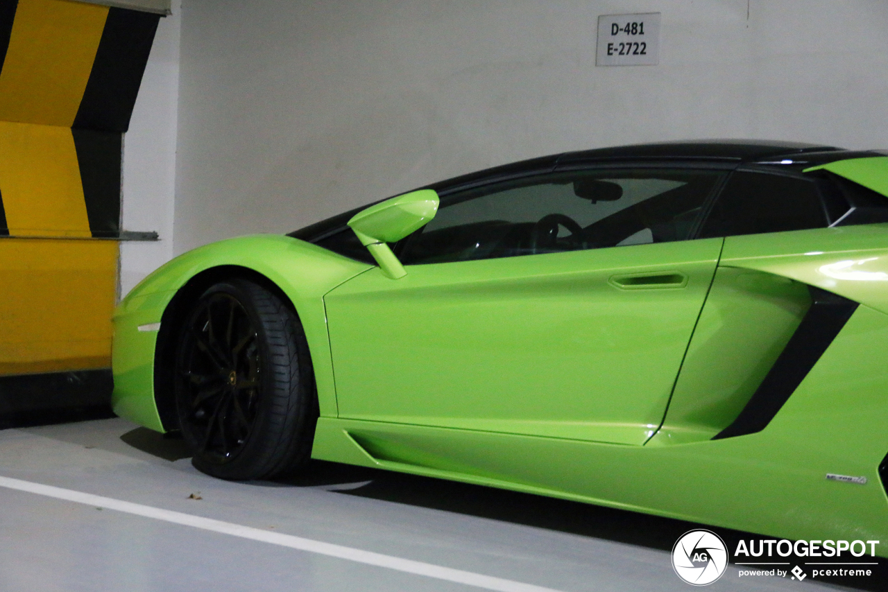 Lamborghini Aventador LP700-4 Roadster