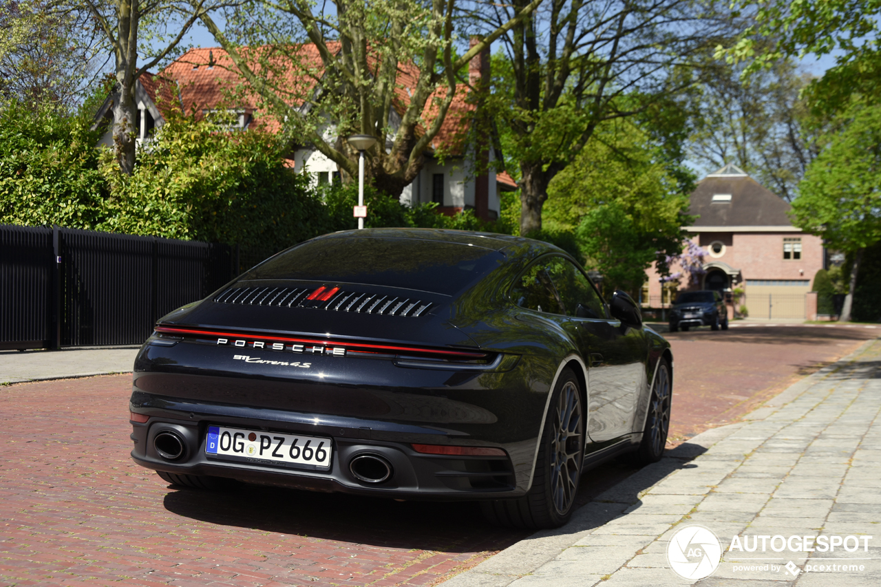 Porsche 992 Carrera 4S