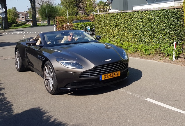 Aston Martin DB11 V8 Volante