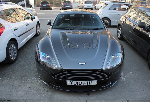 Aston Martin V12 Vantage