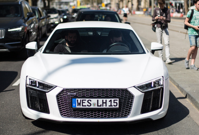 Audi R8 V10 Plus 2015