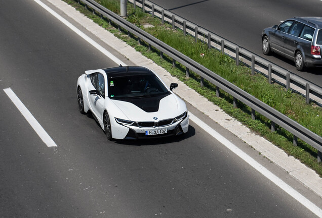 BMW i8