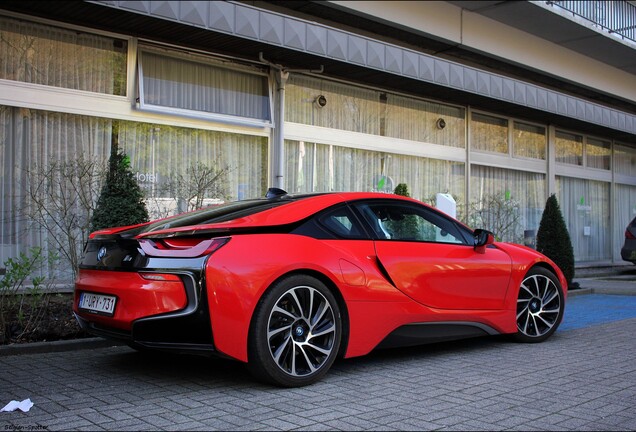 BMW i8 Protonic Red Edition