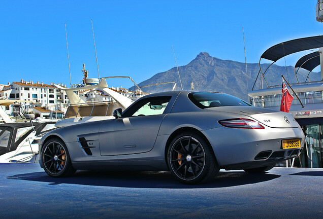 Mercedes-Benz SLS AMG