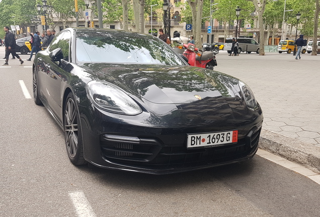 Porsche 971 Panamera Turbo Executive