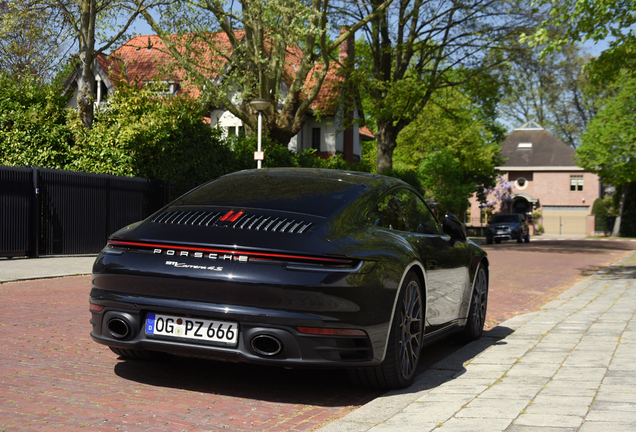 Porsche 992 Carrera 4S