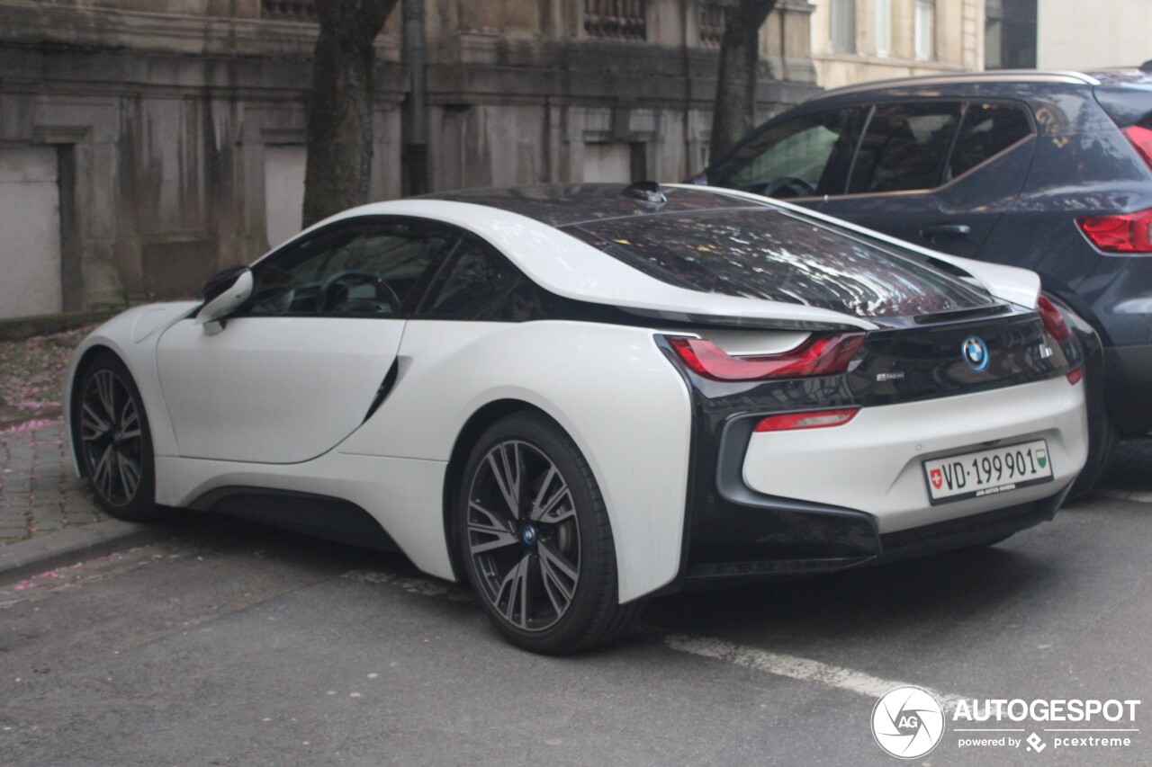 BMW i8