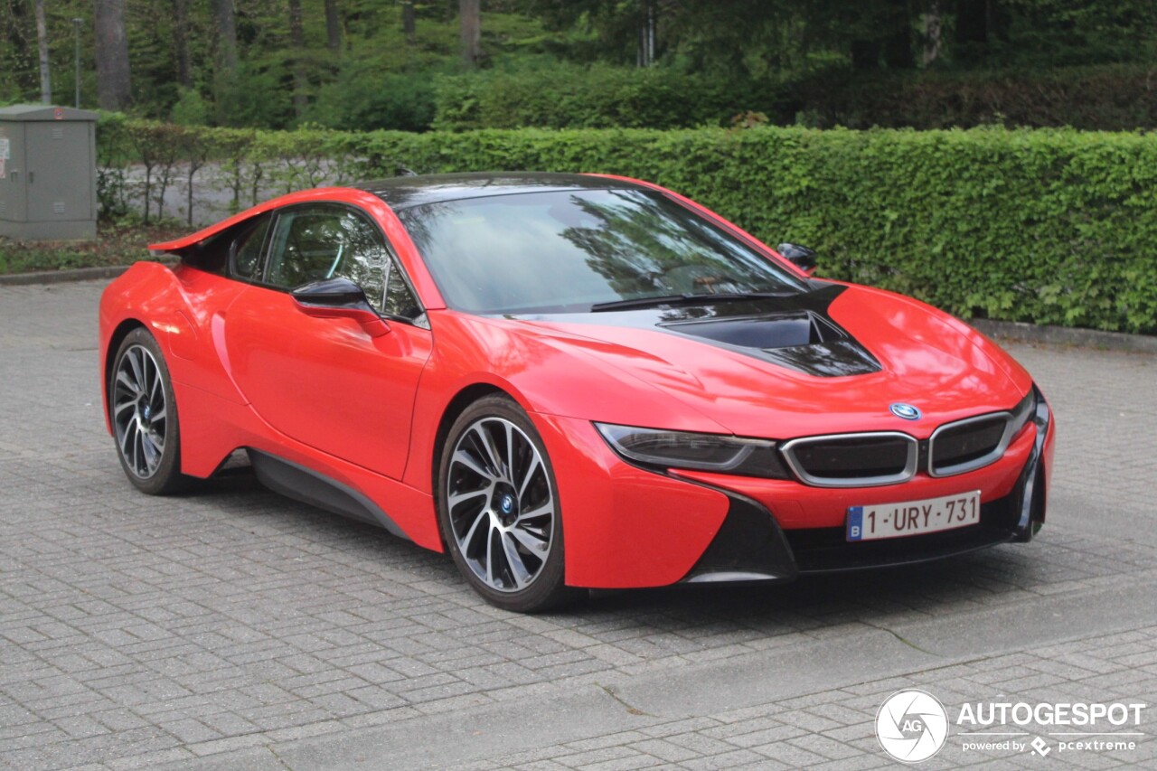 BMW i8 Protonic Red Edition