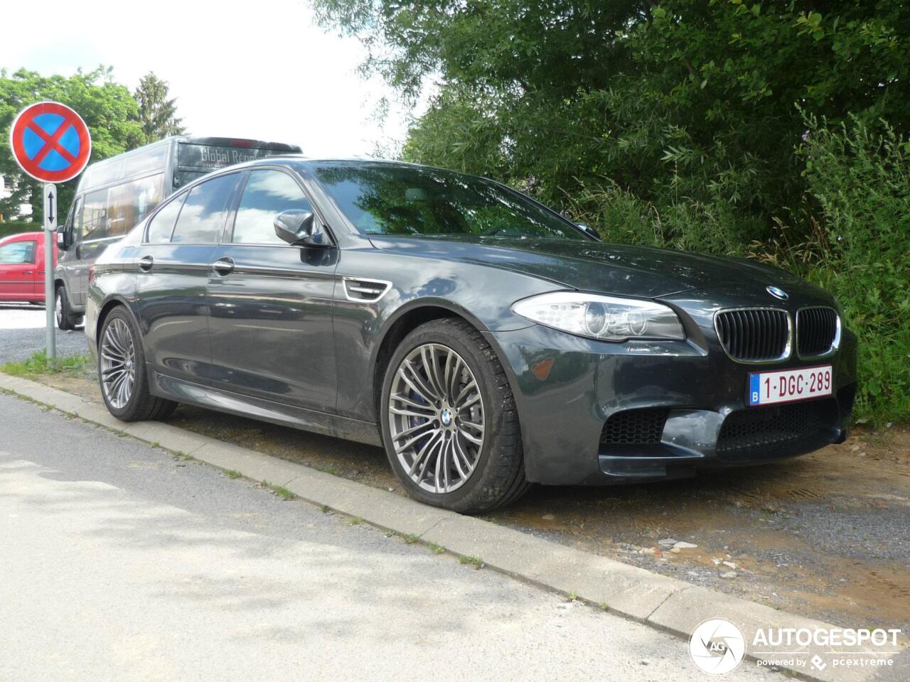 BMW M5 F10 2011