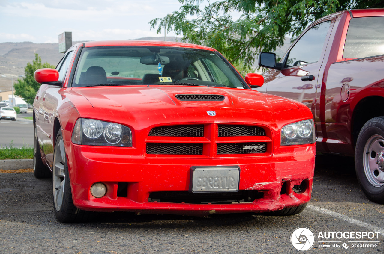 Dodge Charger SRT-8