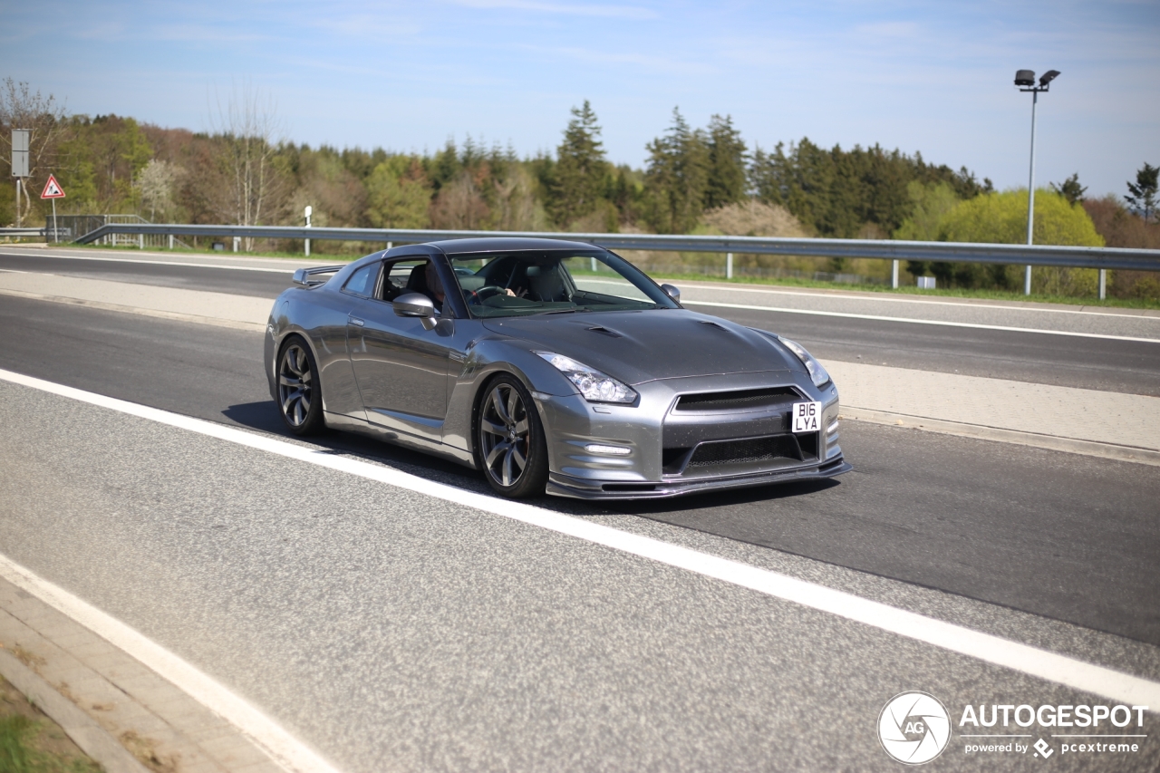 Nissan GT-R