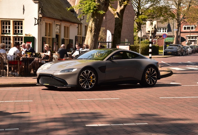 Aston Martin V8 Vantage 2018