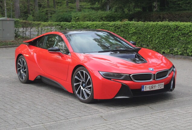 BMW i8 Protonic Red Edition