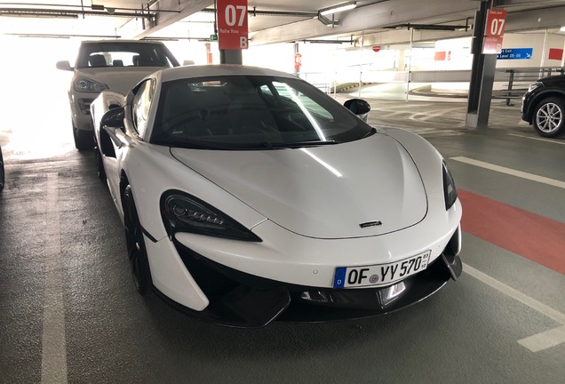 McLaren 570S