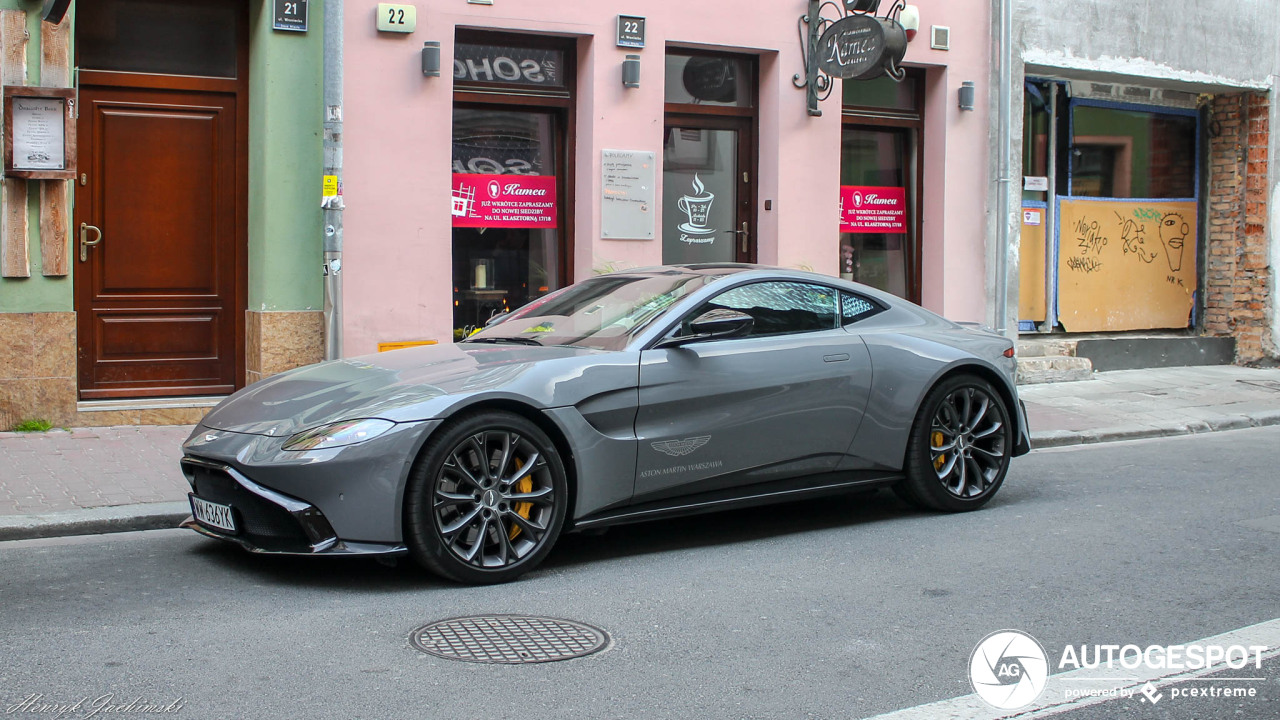 Aston Martin V8 Vantage 2018