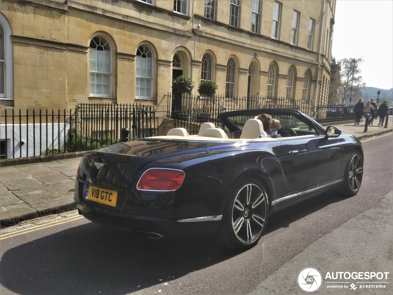 Bentley Continental GTC V8