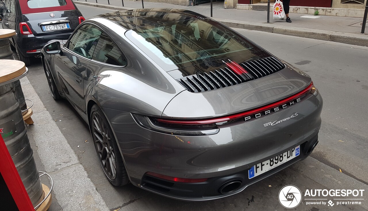 Porsche 992 Carrera 4S