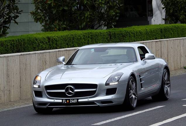 Mercedes-Benz SLS AMG