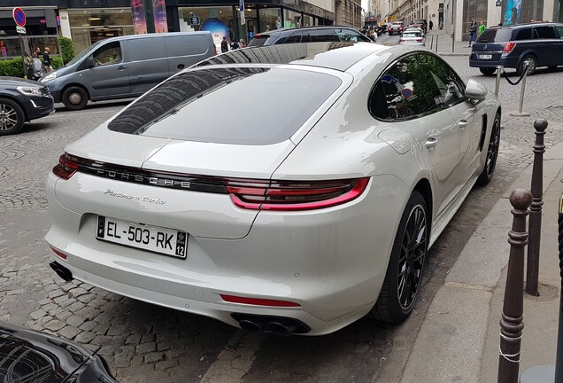 Porsche 971 Panamera Turbo