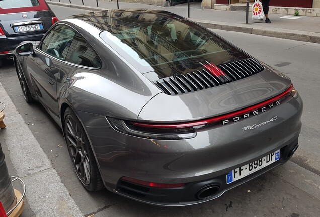 Porsche 992 Carrera 4S