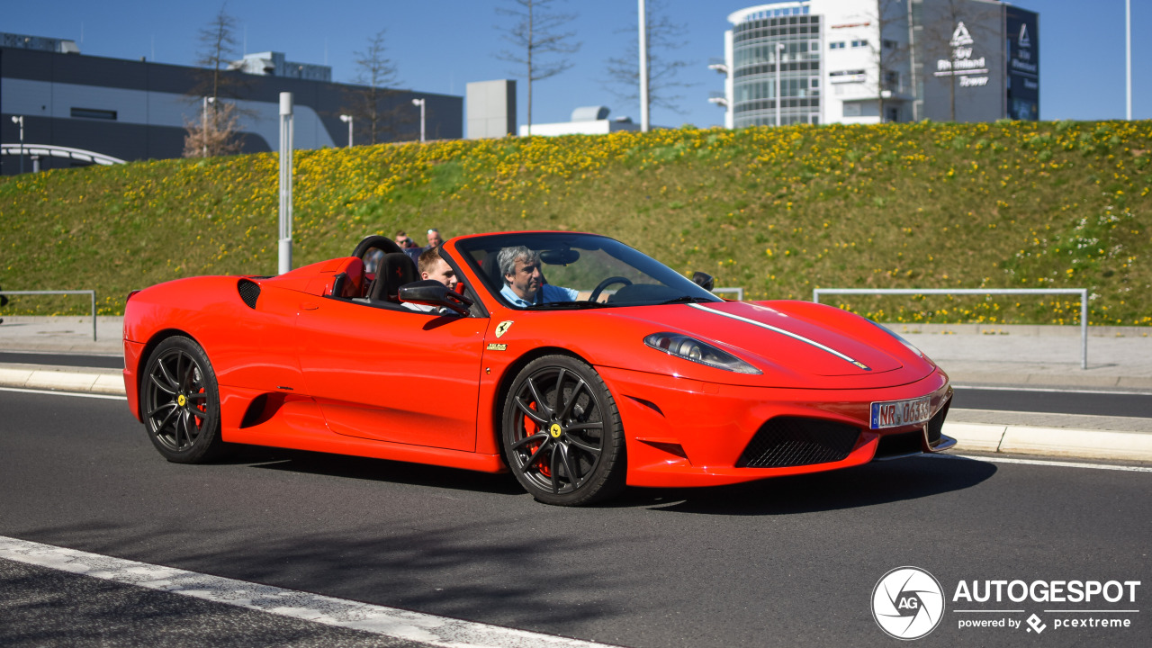 Ferrari Scuderia Spider 16M