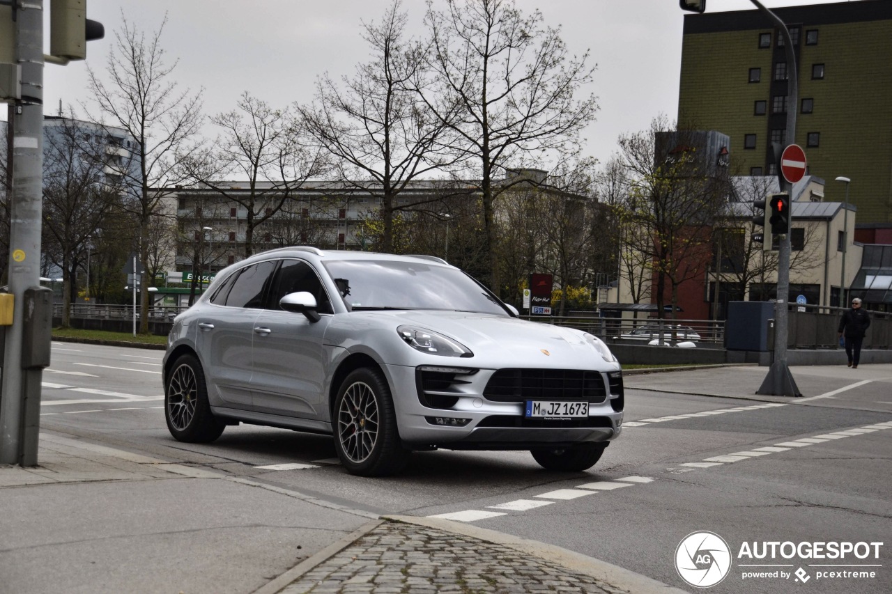 Porsche 95B Macan GTS