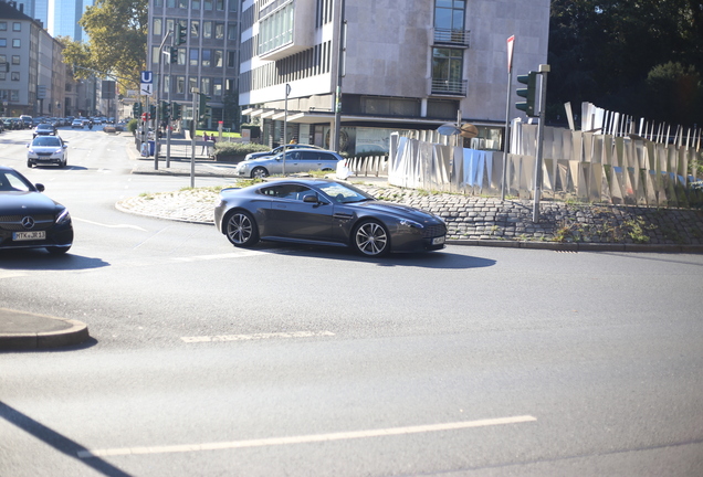 Aston Martin V12 Vantage