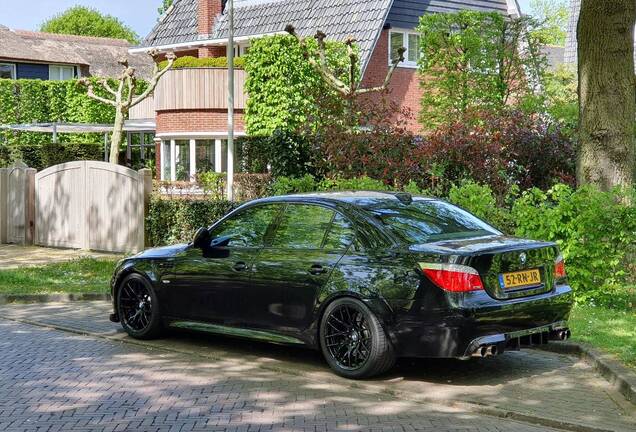 BMW M5 E60 2005