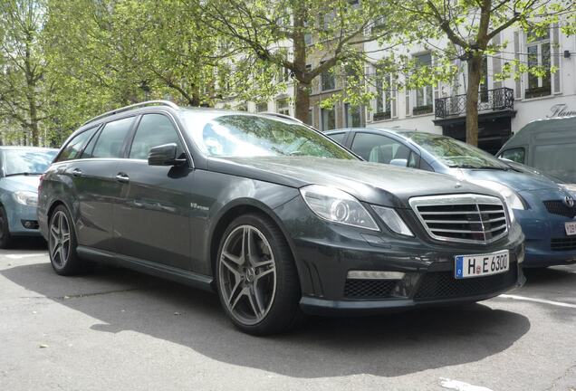 Mercedes-Benz E 63 AMG S212 V8 Biturbo