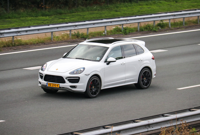 Porsche 958 Cayenne GTS