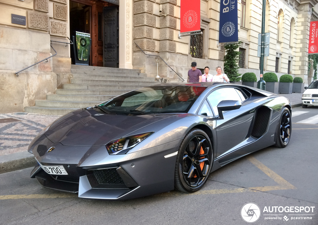 Lamborghini Aventador LP700-4