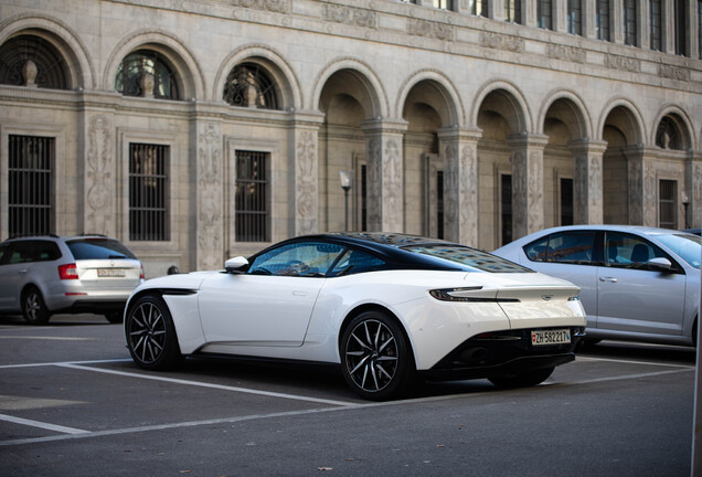 Aston Martin DB11