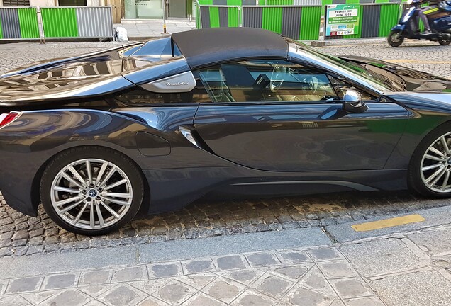 BMW i8 Roadster