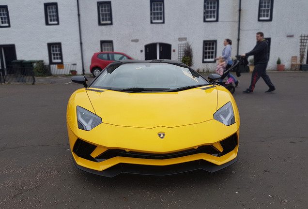 Lamborghini Aventador S LP740-4 Roadster