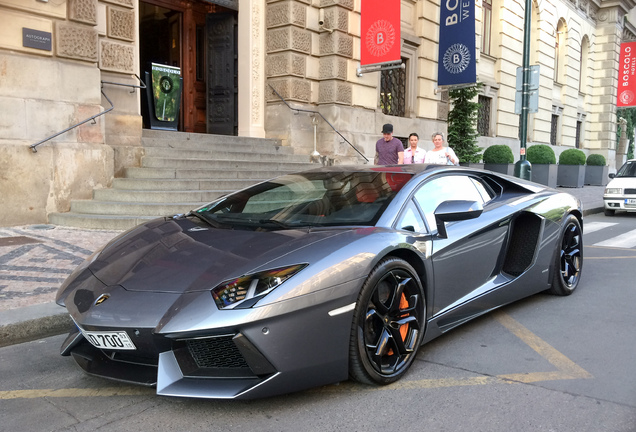 Lamborghini Aventador LP700-4