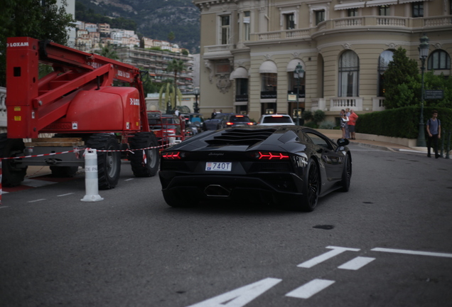 Lamborghini Aventador S LP740-4