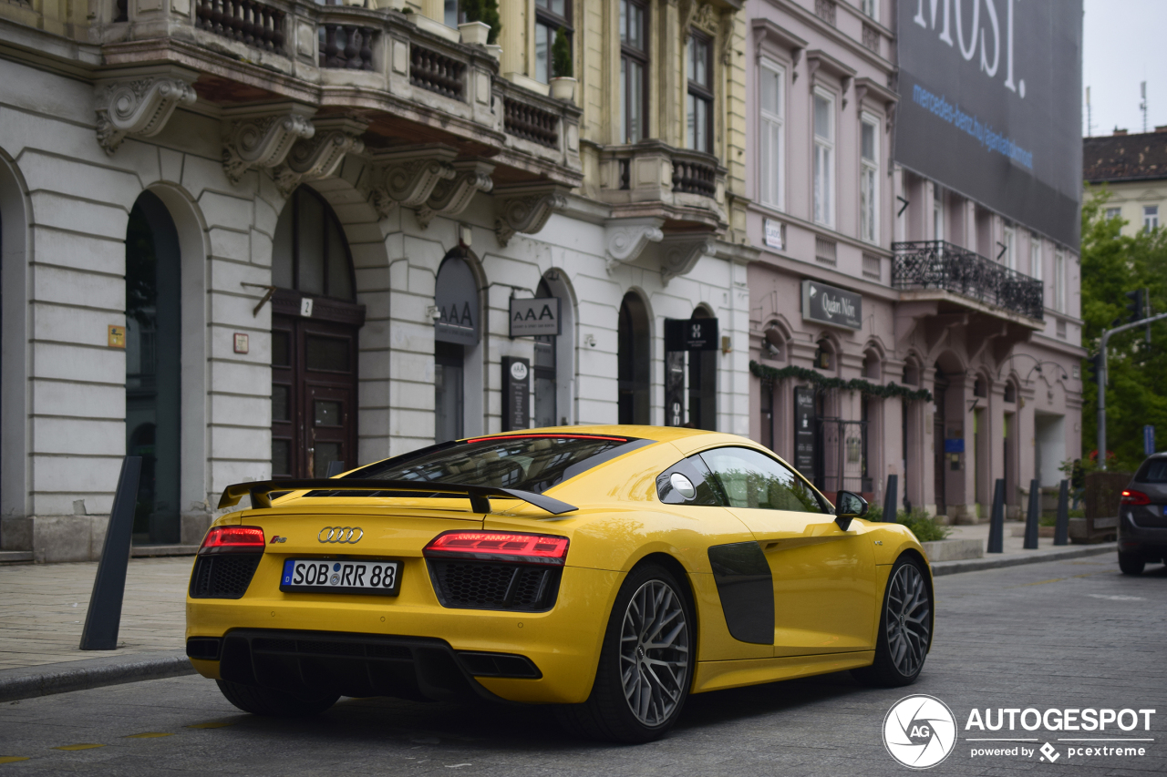 Audi R8 V10 Plus 2015