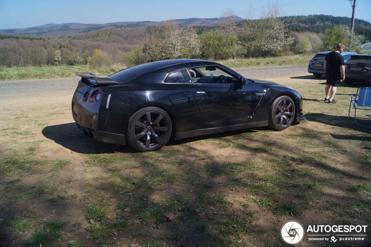 Nissan GT-R