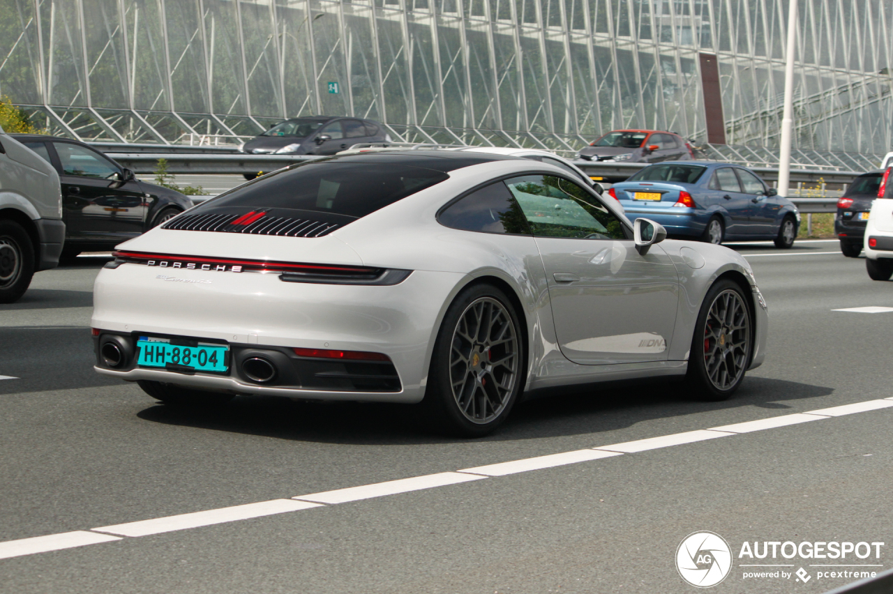 Porsche 992 Carrera 4S