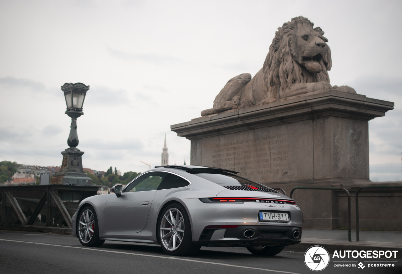 Porsche 992 Carrera 4S