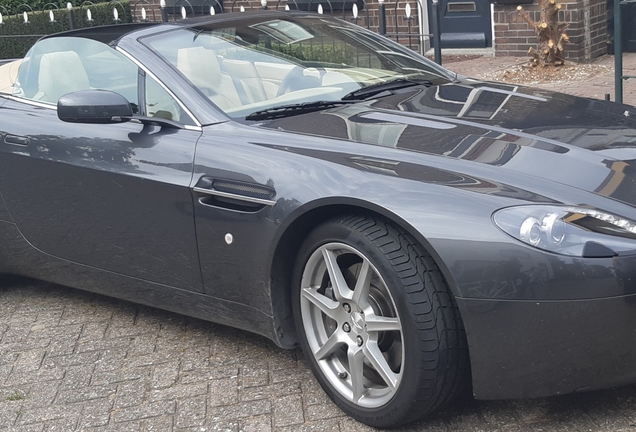 Aston Martin V8 Vantage Roadster