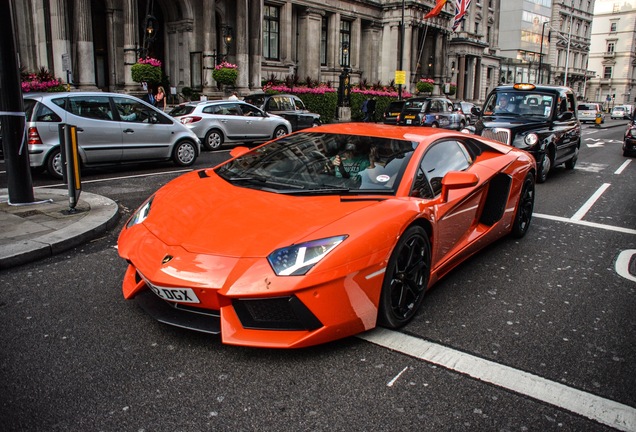 Lamborghini Aventador LP700-4