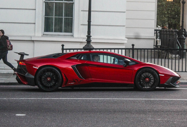 Lamborghini Aventador LP750-4 SuperVeloce