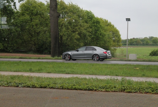 Mercedes-AMG E 63 S W213