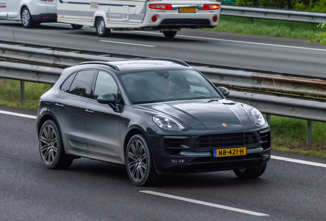 Porsche 95B Macan GTS