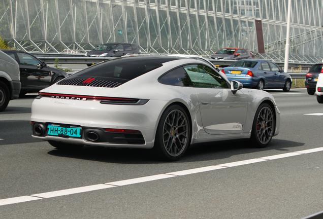 Porsche 992 Carrera 4S