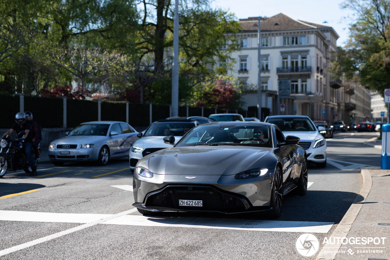 Aston Martin V8 Vantage 2018