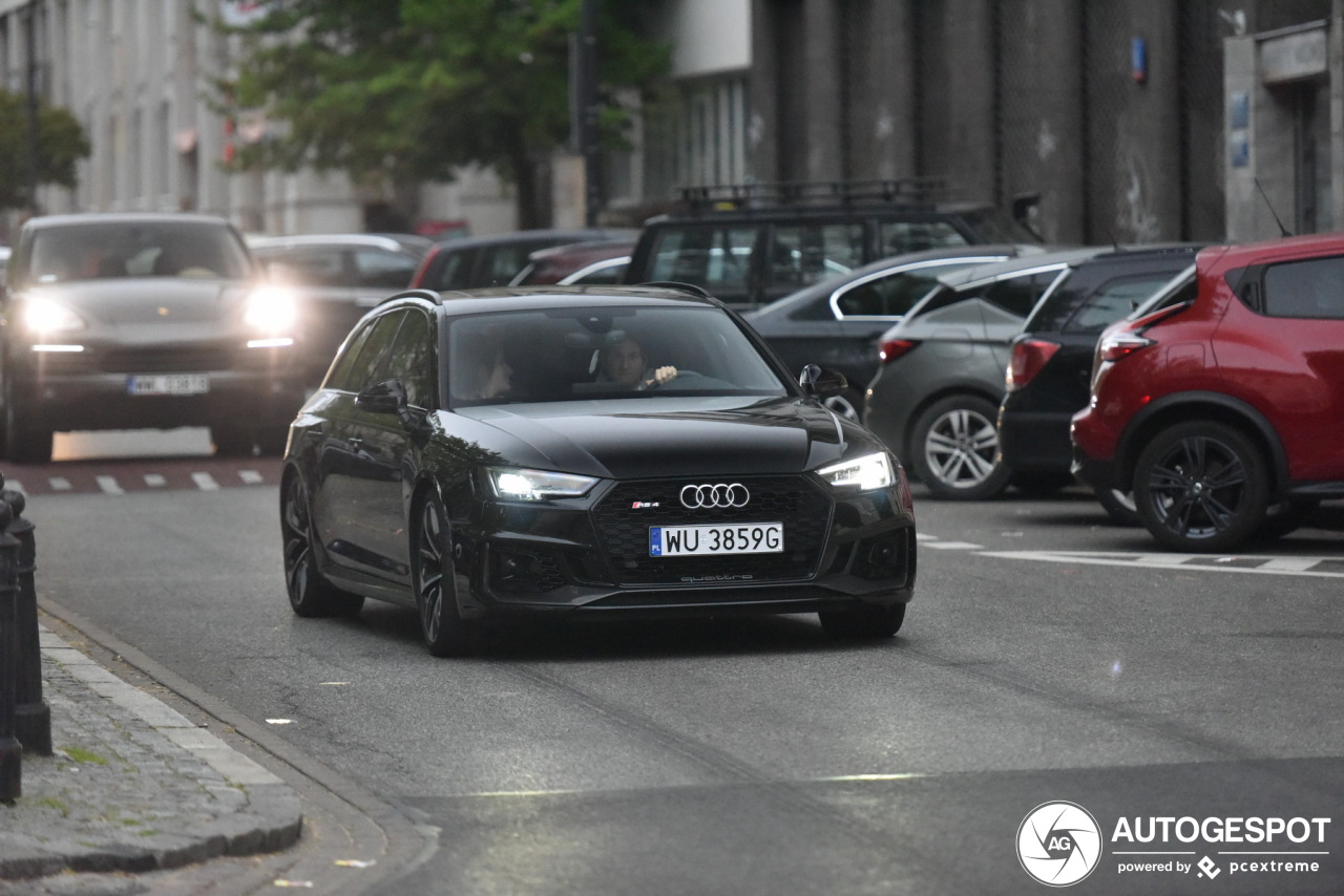 Audi RS4 Avant B9