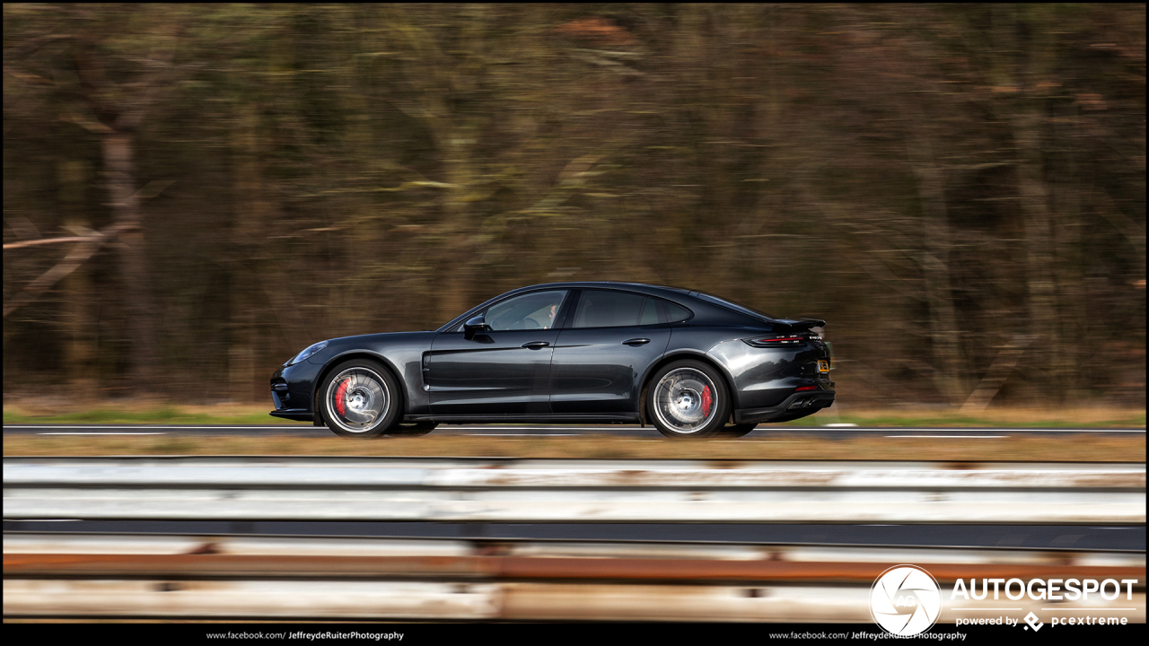 Porsche 971 Panamera Turbo