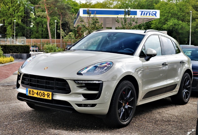 Porsche 95B Macan GTS